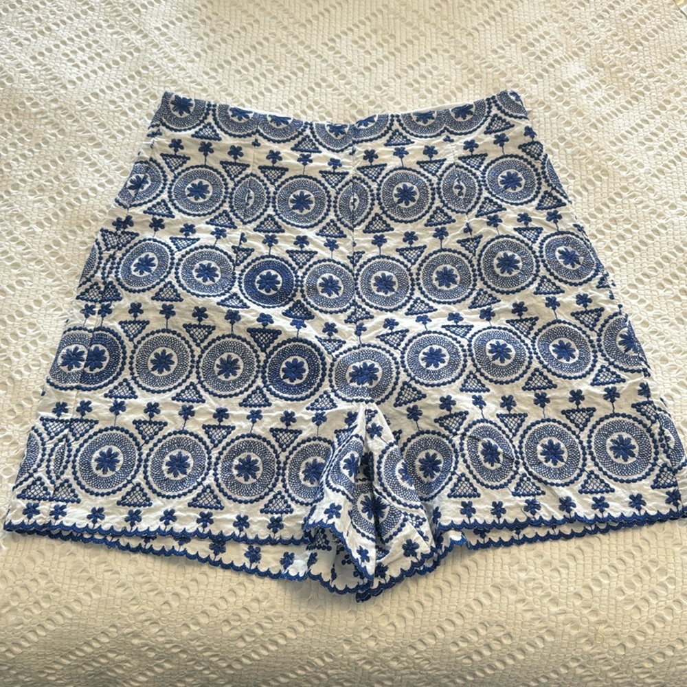 BLUE AND WHITE EMBROIDERED SHORTS